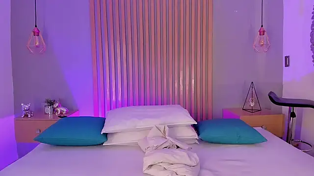 mary suarez online show from 02/17/25, 03:36