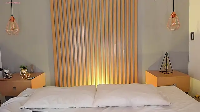 mary suarez online show from 02/18/25, 03:31