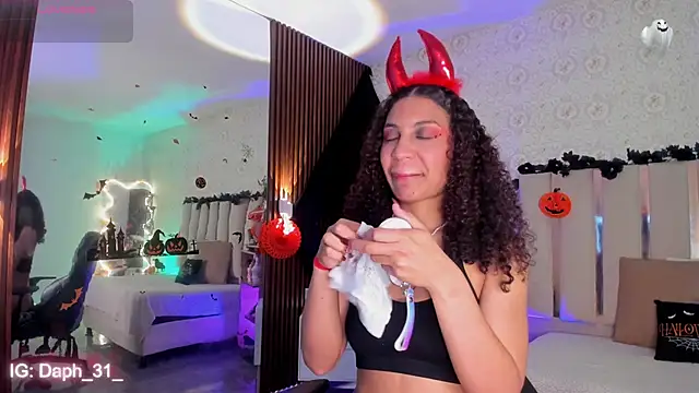 Snapshot of Daphnne_tay chatting on 10/30/25, 03:41 Daphnne tay online show from 10/30/25, 03:41