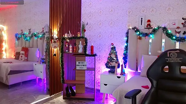 Snapshot of Daphnne_tay chatting on 11/29/25, 03:42 Daphnne tay online show from 11/29/25, 03:42