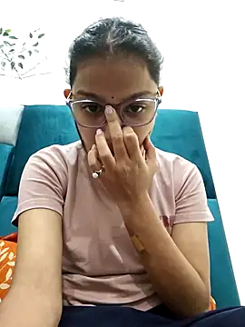 Snapshot of Aleena_Rai chatting on 12/26/24, 06:54 Aleena Rai online show from 12/26/24, 06:54