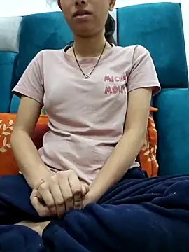 Snapshot of Aleena_Rai chatting on 02/16/25, 09:27 Aleena Rai online show from 02/16/25, 09:27