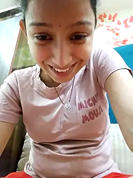 Snapshot of Aleena_Rai chatting on 03/19/25, 06:34 Aleena Rai online show from 03/19/25, 06:34