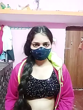 Snapshot of Cute-Simmi chatting on 12/17/24, 12:00 Cute-Simmi online show from 12/17/24, 12:00