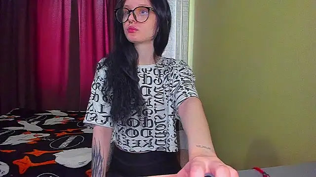 Hi Kitti online show from 03/11/25, 06:53