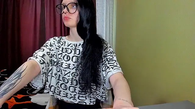 Hi Kitti online show from 03/11/25, 10:51