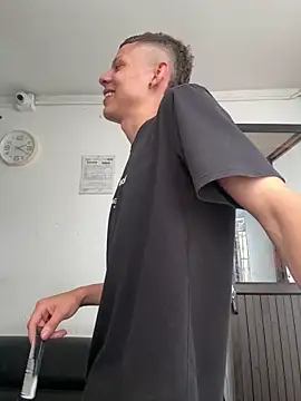 Daddyrich 632 online show from 02/04/26, 07:20