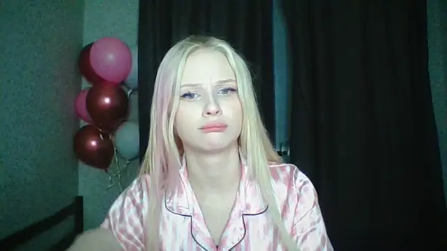 Snapshot of lisa_barbie chatting on 12/05/24, 12:22 lisa barbie online show from 12/05/24, 12:22