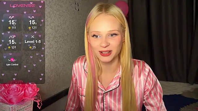 Snapshot of lisa_barbie chatting on 12/06/24, 01:11 lisa barbie online show from 12/06/24, 01:11