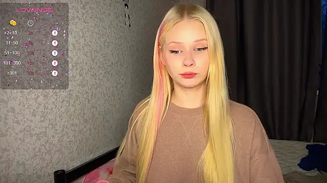 Snapshot of lisa_barbie chatting on 12/08/24, 11:46 lisa barbie online show from 12/08/24, 11:46