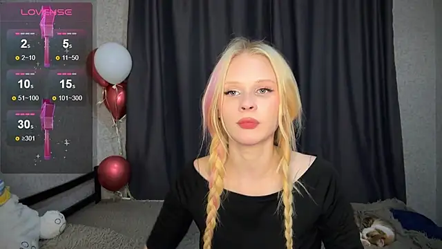 Snapshot of lisa_barbie chatting on 12/13/24, 01:01 lisa barbie online show from 12/13/24, 01:01