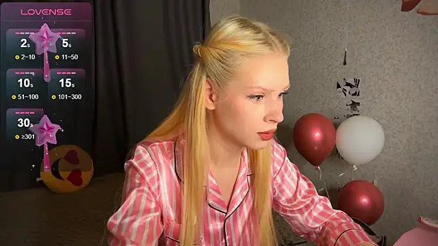 Snapshot of lisa_barbie chatting on 12/20/24, 03:14 lisa barbie online show from 12/20/24, 03:14