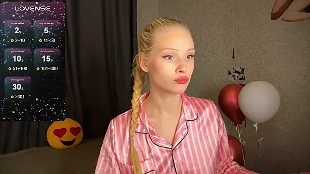 Snapshot of lisa_barbie chatting on 12/21/24, 03:58 lisa barbie online show from 12/21/24, 03:58