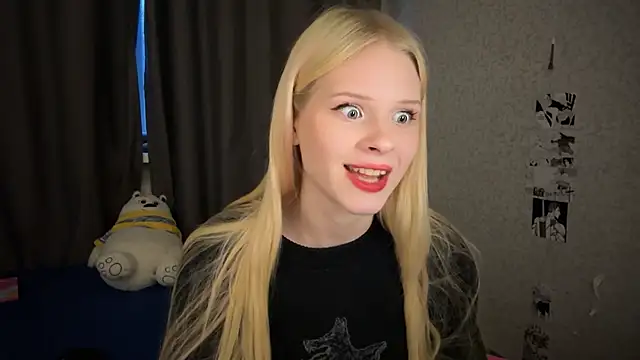 Snapshot of lisa_barbie chatting on 01/08/25, 11:43 lisa barbie online show from 01/08/25, 11:43