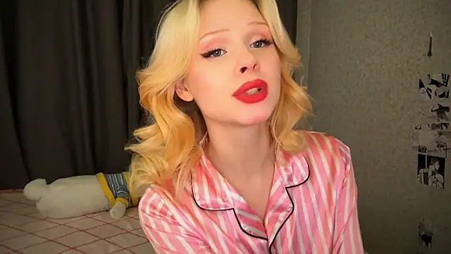 Snapshot of lisa_barbie chatting on 01/22/25, 04:33 lisa barbie online show from 01/22/25, 04:33