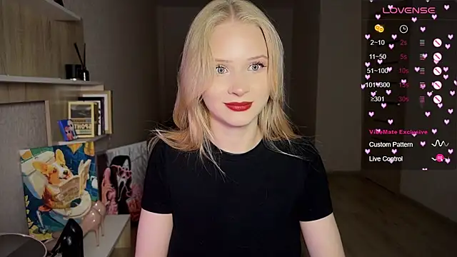 Snapshot of lisa_barbie chatting on 09/24/25, 03:15 lisa barbie online show from 09/24/25, 03:15