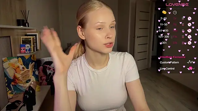 Snapshot of lisa_barbie chatting on 10/06/25, 08:12 lisa barbie online show from 10/06/25, 08:12