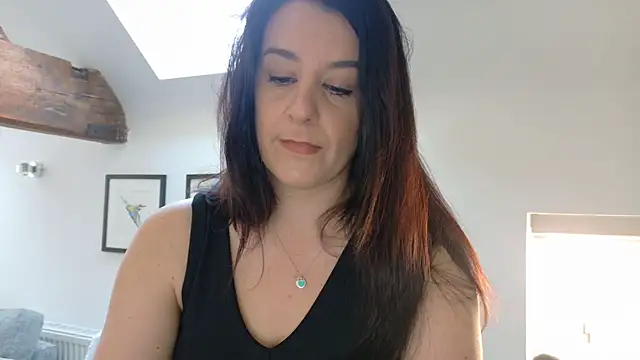 Snapshot of flatwhite0 chatting on 04/24/26, 08:50 flatwhite0 online show from 04/24/26, 08:50