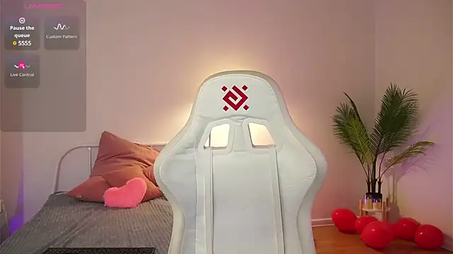 tender babyy online show from 03/06/25, 11:36