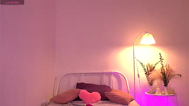 tender babyy online show from 10/03/25, 12:57