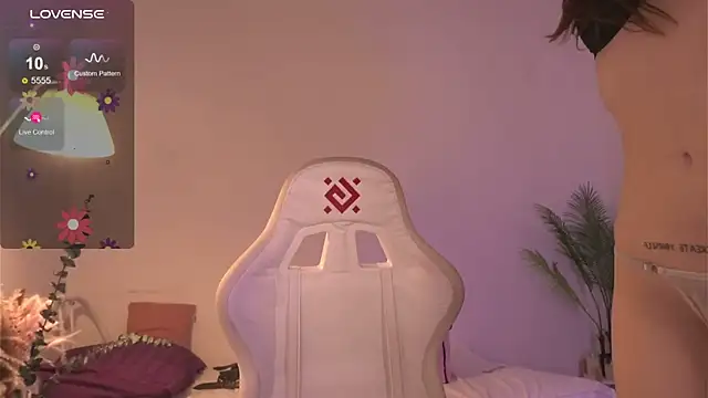 tender babyy online show from 12/17/25, 10:21