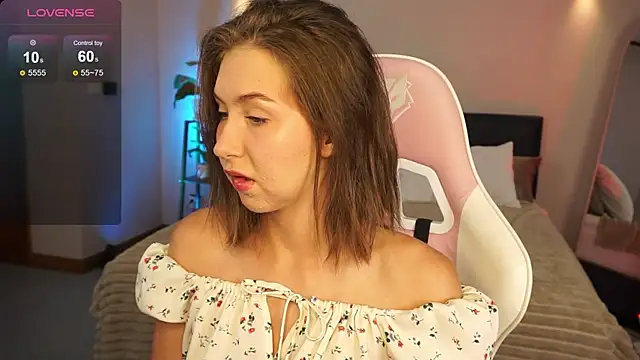 LinaSiren online show from 12/19/24, 03:18