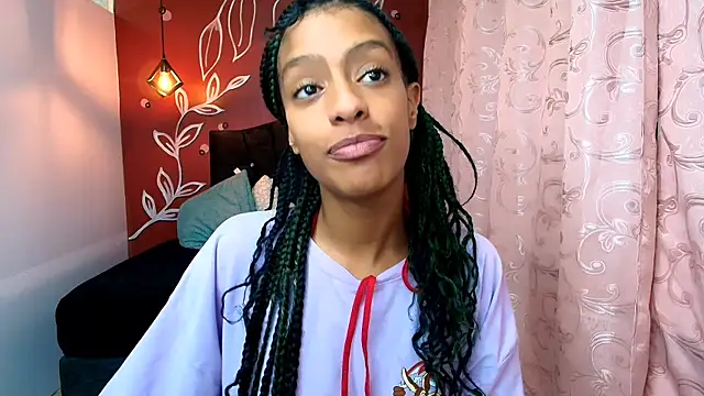 Snapshot of Zia_Green chatting on 12/15/24, 03:45 Zia Green online show from 12/15/24, 03:45