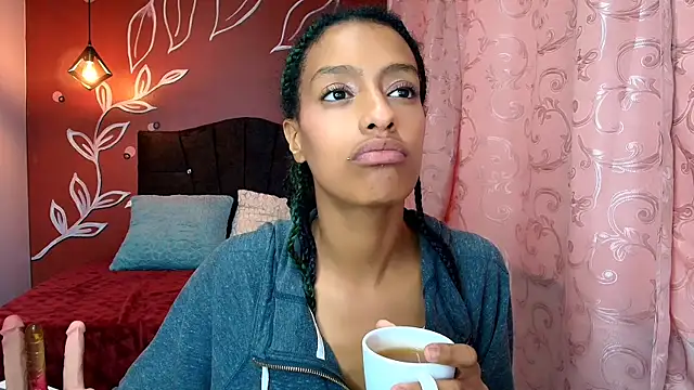 Snapshot of Zia_Green chatting on 01/13/25, 03:26 Zia Green online show from 01/13/25, 03:26