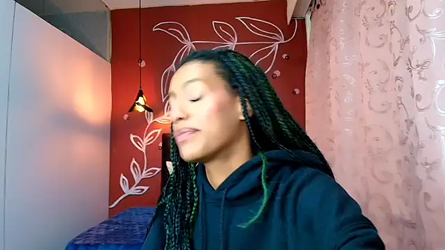 Snapshot of Zia_Green chatting on 01/15/25, 12:04 Zia Green online show from 01/15/25, 12:04