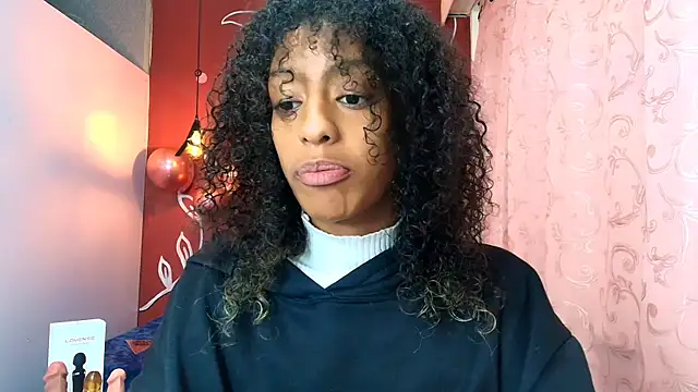 Snapshot of Zia_Green chatting on 01/25/25, 12:16 Zia Green online show from 01/25/25, 12:16