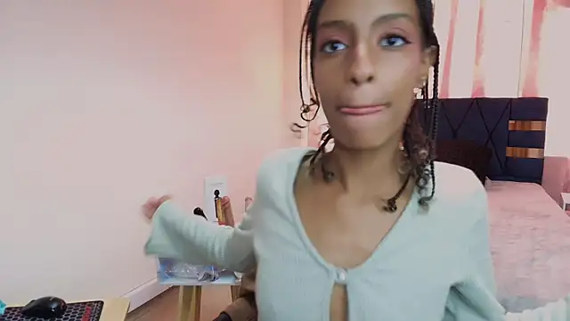 Snapshot of Zia_Green chatting on 02/04/25, 03:26 Zia Green online show from 02/04/25, 03:26