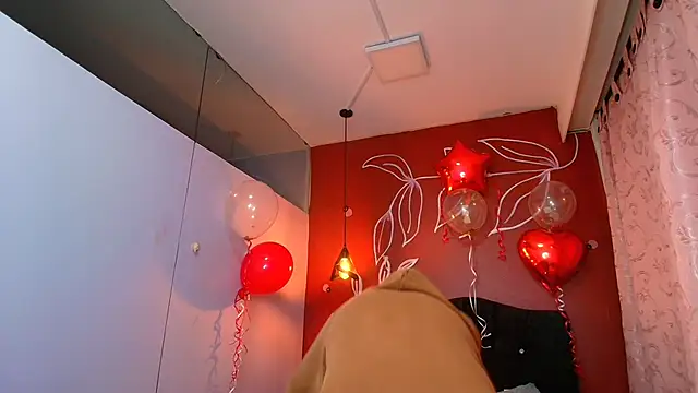 Snapshot of Zia_Green chatting on 02/15/25, 12:11 Zia Green online show from 02/15/25, 12:11