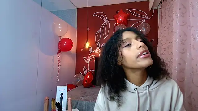 Snapshot of Zia_Green chatting on 02/18/25, 12:06 Zia Green online show from 02/18/25, 12:06