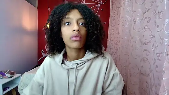 Snapshot of Zia_Green chatting on 02/23/25, 05:01 Zia Green online show from 02/23/25, 05:01