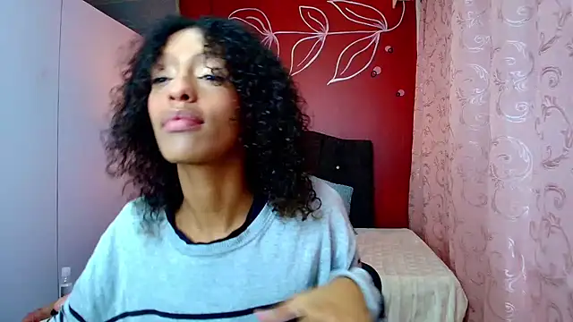 Snapshot of Zia_Green chatting on 02/24/25, 12:05 Zia Green online show from 02/24/25, 12:05