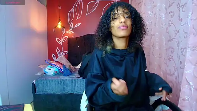 Snapshot of Zia_Green chatting on 03/06/25, 12:09 Zia Green online show from 03/06/25, 12:09