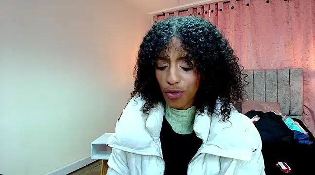 Snapshot of Zia_Green chatting on 03/08/25, 07:42 Zia Green online show from 03/08/25, 07:42