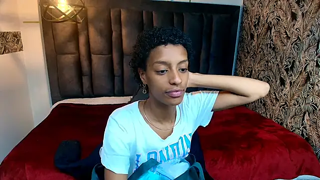 Snapshot of Zia_Green chatting on 05/13/26, 12:35 Zia Green online show from 05/13/26, 12:35