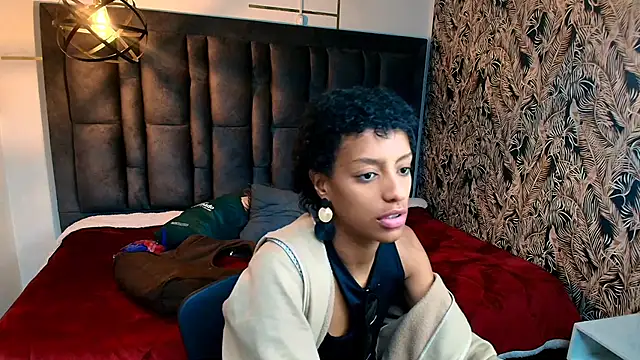Snapshot of Zia_Green chatting on 05/20/26, 12:44 Zia Green online show from 05/20/26, 12:44