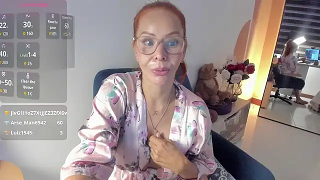 Snapshot of AvaCollinss chatting on 11/03/25, 12:28 AvaCollinss online show from 11/03/25, 12:28