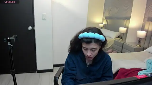Snapshot of JaneLondon chatting on 03/18/26, 11:46 JaneLondon online show from 03/18/26, 11:46