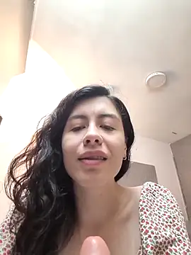Snapshot of JaneLondon chatting on 05/11/26, 04:04 JaneLondon online show from 05/11/26, 04:04