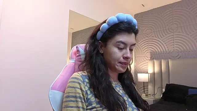 Snapshot of JaneLondon chatting on 06/01/26, 12:29 JaneLondon online show from 06/01/26, 12:29