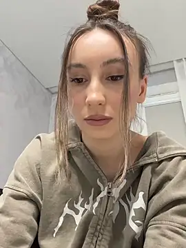 viviandaimond1 online show from 04/17/26, 05:05