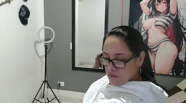 Snapshot of Antonella2_4 chatting on 02/18/25, 02:59 Antonella2 4 online show from 02/18/25, 02:59