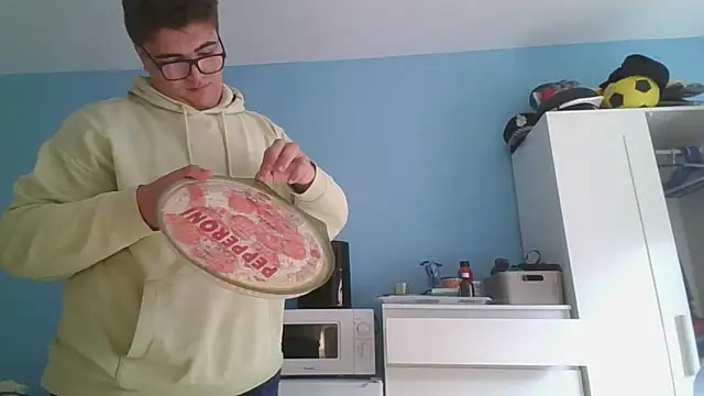 Snapshot of sorolla12 chatting on 03/12/26, 01:50 sorolla12 online show from 03/12/26, 01:50