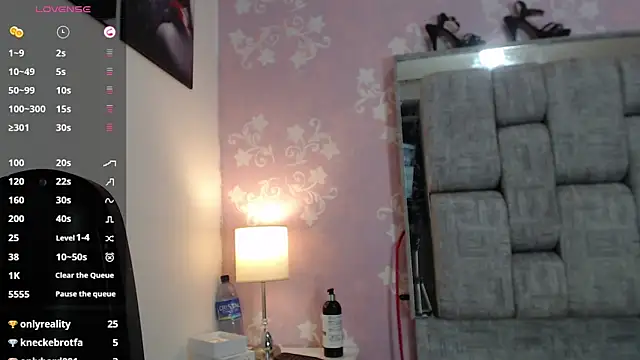 KarinaSimonz online show from 12/18/24, 11:08