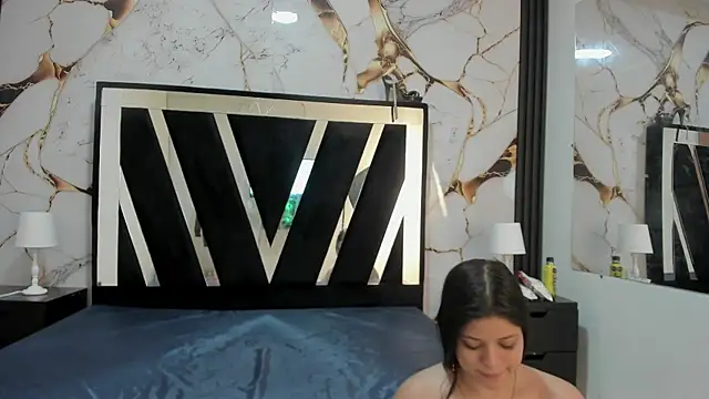 KarinaSimonz online show from 10/11/25, 09:02