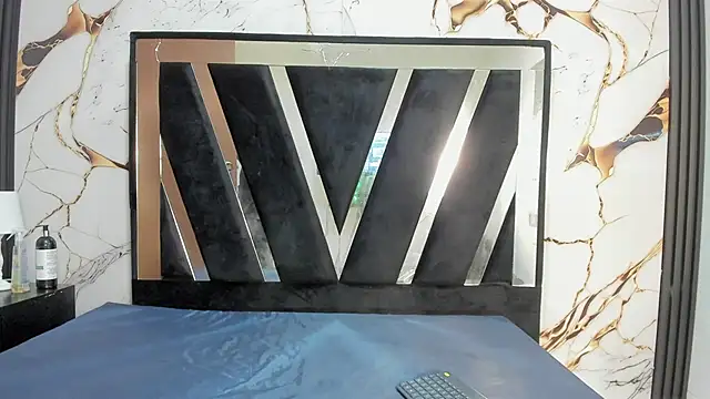 KarinaSimonz online show from 11/18/25, 08:13