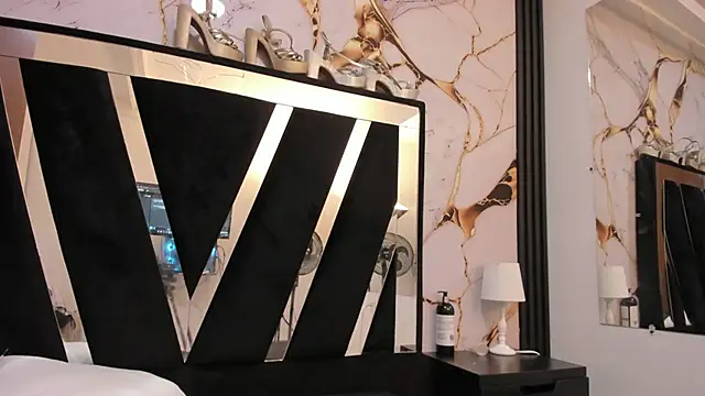 KarinaSimonz online show from 02/12/26, 01:11